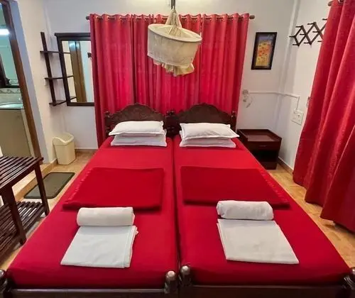 Luxury Tek Büyük Yataklı Oda