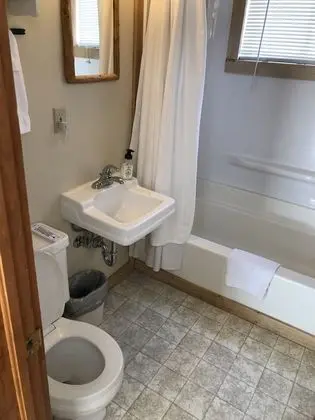 Tek Büyük Yataklı Oda, Özel Banyo (Room 1 - No Pets Allowed)