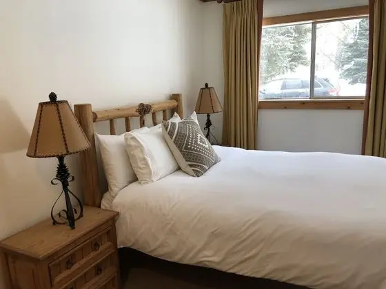 Tek Büyük Yataklı Oda, Özel Banyo (Room 1 - No Pets Allowed)