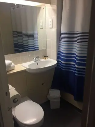 Family Tek Büyük Yataklı Oda