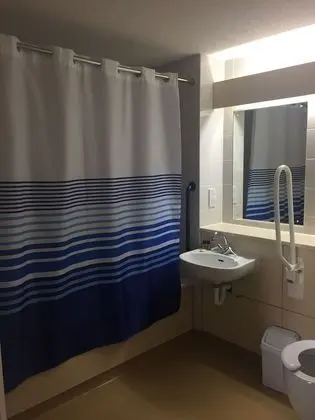 Family Tek Büyük Yataklı Oda