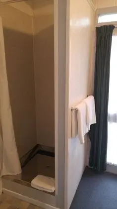 Deluxe Stüdyo, Zemin Kat