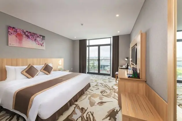 Premium Tek Büyük Yataklı Oda (Premium Balcony King)