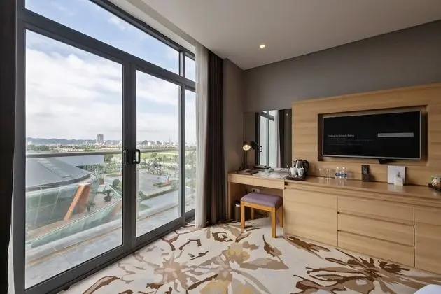 Premium Tek Büyük Yataklı Oda (Premium Balcony King)