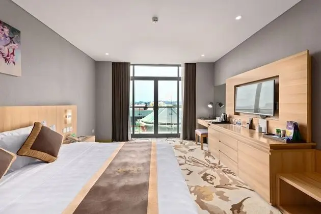 Premium Tek Büyük Yataklı Oda (Premium Balcony King)