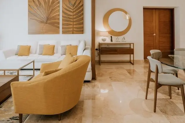 Deluxe Master Suite