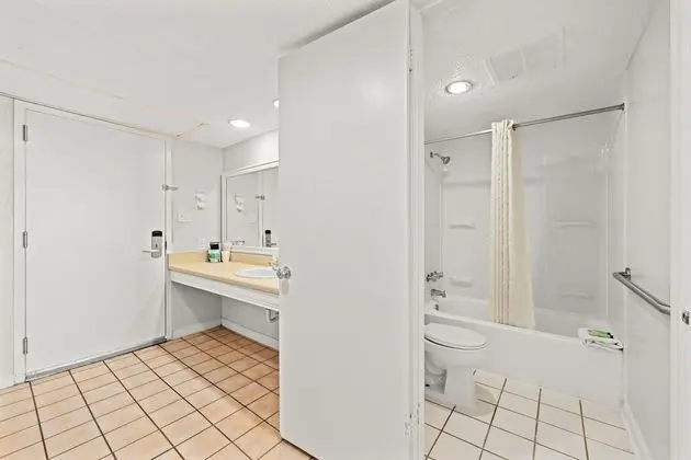 Standard Oda, 1 En Büyük (King) Boy Yatak, Buzdolabı ve Mikrodalga, Plaj Manzaralı