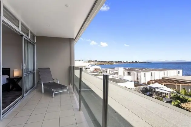 Luxury Stüdyo, 1 En Büyük (King) Boy Yatak, Göl Manzaralı