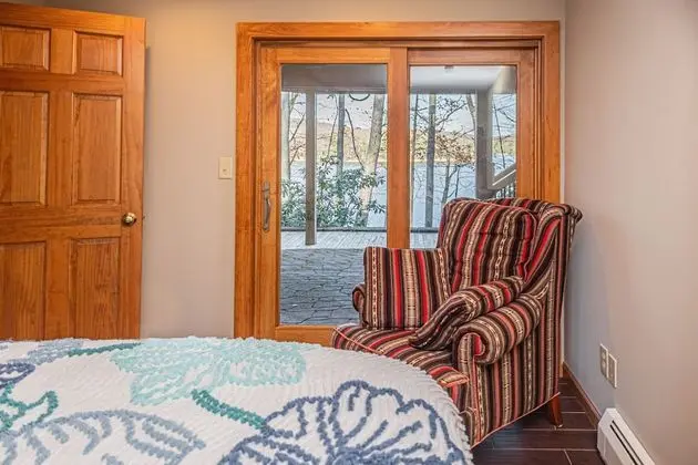 Ev, Birden Çok Yatak, Sıcak Su Havuzu