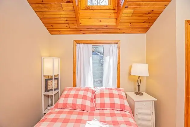 Ev, Birden Çok Yatak, Sıcak Su Havuzu