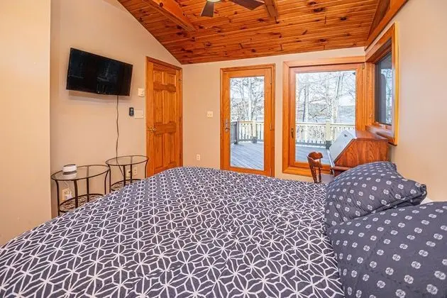 Ev, Birden Çok Yatak, Sıcak Su Havuzu