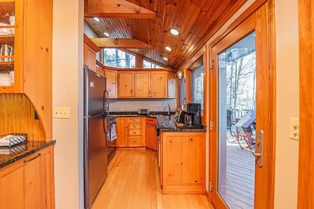 Ev, Birden Çok Yatak, Sıcak Su Havuzu