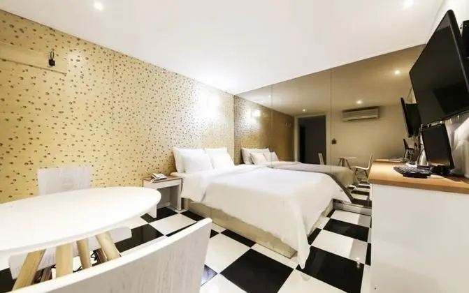 Premium Oda (Check-in *Weekday 18:00/Weekend 22:00)