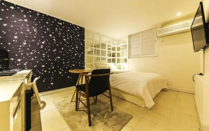 Premium Oda (Check-in *Weekday 18:00/Weekend 22:00)