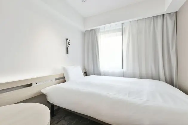 Tek Kişilik Oda, Sigara İçilmez (Shower Booth)