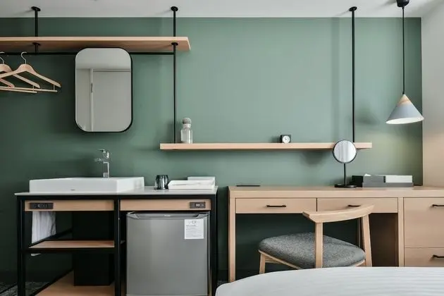 Tek Büyük Yataklı Oda, Sigara İçilmez (with shower booth)