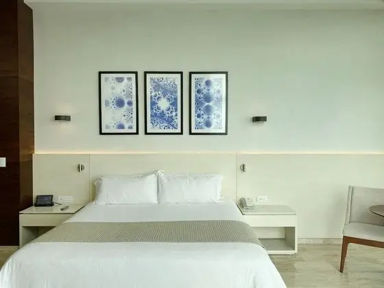 Altitude Corner Suite Ocean Front