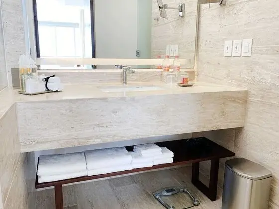 Altitude Corner Suite Ocean Front
