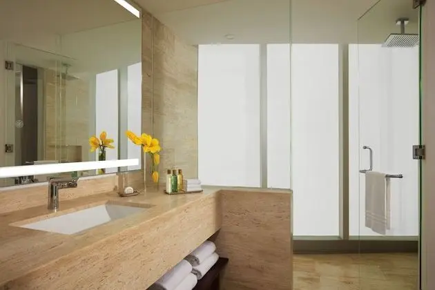Altitude Suite 2 double beds, Boulevard view