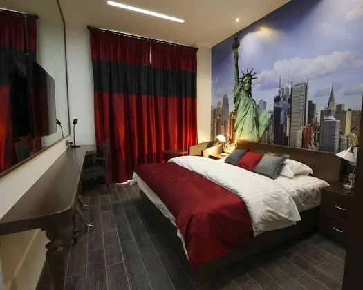 Deluxe Tek Büyük Yataklı Oda