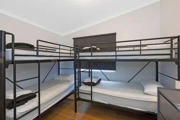 Superior Villa (Sleeps 6 - Dog Friendly)