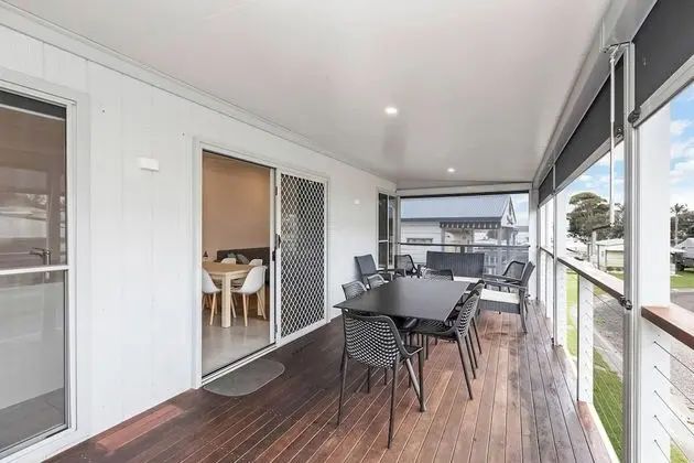 Superior Villa (Sleeps 6 - Dog Friendly)