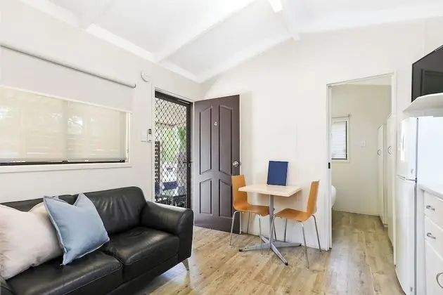 Economy Kulübe (Sleeps 6 - Dog Friendly)