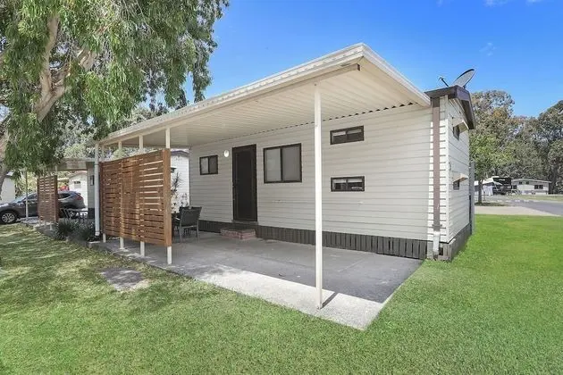 Economy Kulübe (Sleeps 6 - Dog Friendly)