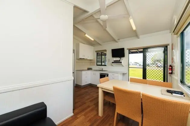 Standard Kulübe (- Sleeps 6)