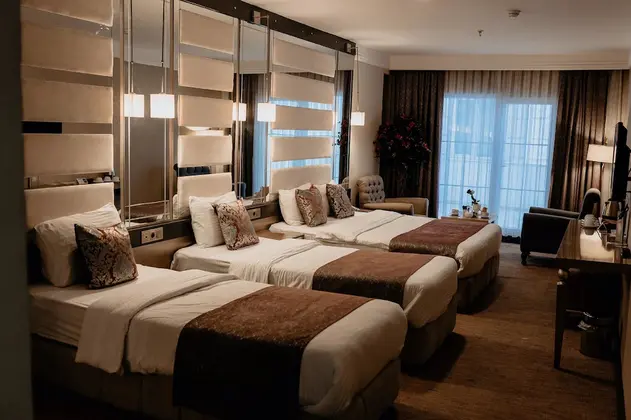 Deluxe Dört Kişilik Oda