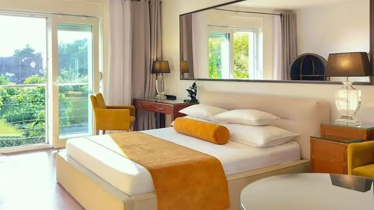 Exclusive Stüdyo, Bahçe Manzaralı (Juan Vucetich)