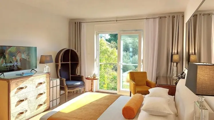 Exclusive Stüdyo, Bahçe Manzaralı (Juan Vucetich)