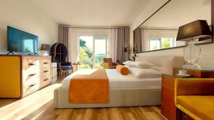Exclusive Stüdyo, Bahçe Manzaralı (Juan Vucetich)