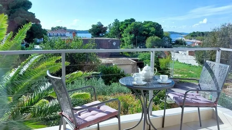 Exclusive Stüdyo, Deniz Manzaralı (Nikola Tesla)