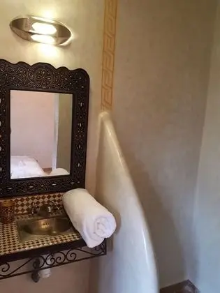 Royal Üç Kişilik Oda, Banyolu/Duşlu, Havuz Manzaralı