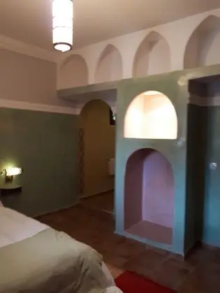 Superior Tek Büyük Yataklı Oda, Banyolu/Duşlu, Havuz Manzaralı