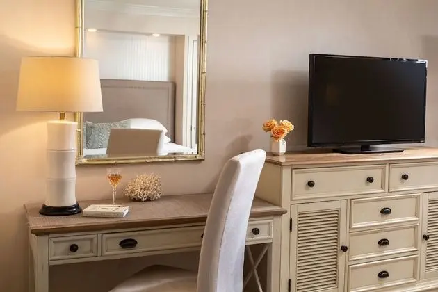 Deluxe Oda, 1 En Büyük (King) Boy Yatak