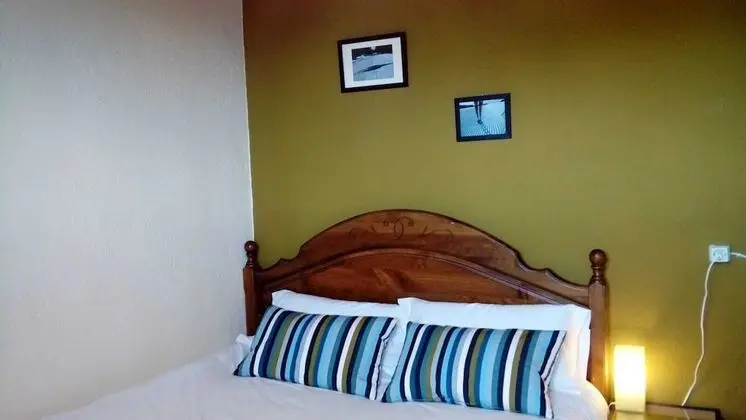 Tek Büyük Yataklı Oda, Ortak Banyo