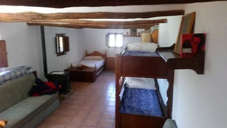 Ortak Ranzalı Oda, Ortak Banyo (1 bed in a 7-Bed Dormitory Room)