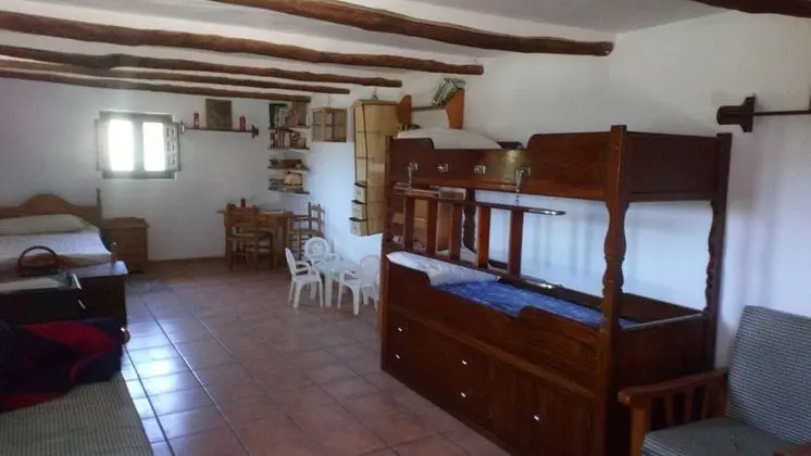 Ortak Ranzalı Oda, Ortak Banyo (1 bed in a 7-Bed Dormitory Room)