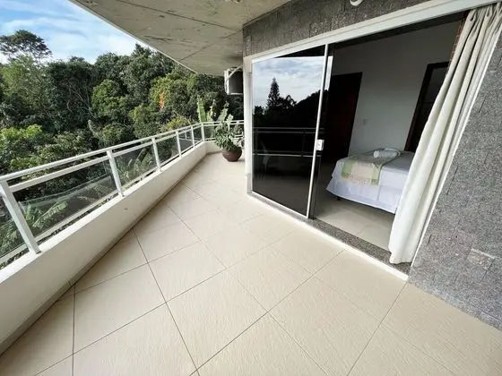Luxo Triplex