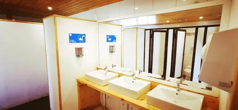 Deluxe Ortak Ranzalı Oda (Up to 6 Beds)