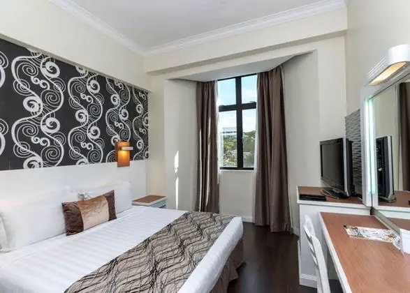 Premium Superior Queen Bed (Renovated)