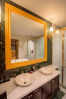 Deluxe Tek Büyük Yataklı Oda, Göl Manzaralı