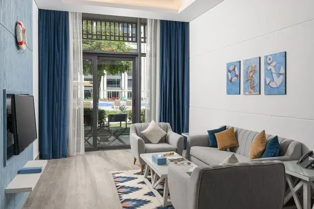 Junior Suite Pool Access