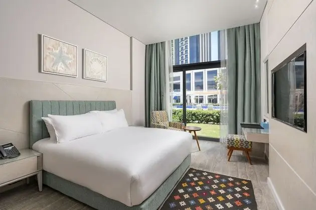 Junior Suite Pool Access