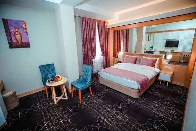Deluxe Tek Büyük Yataklı Oda