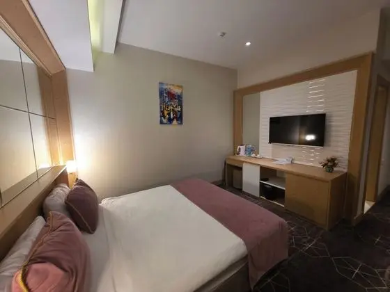 Deluxe Tek Büyük Yataklı Oda