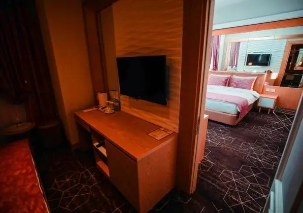 Deluxe Tek Büyük Yataklı Oda