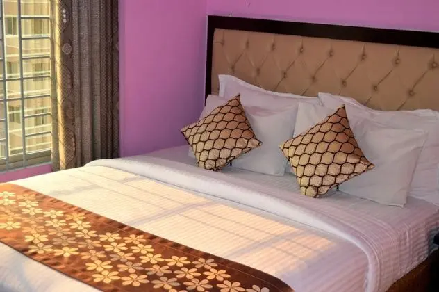 Deluxe Tek Büyük Yataklı Oda, 1 Yatak Odası, Sigara İçilebilir, Kısmi Deniz Manzaralı